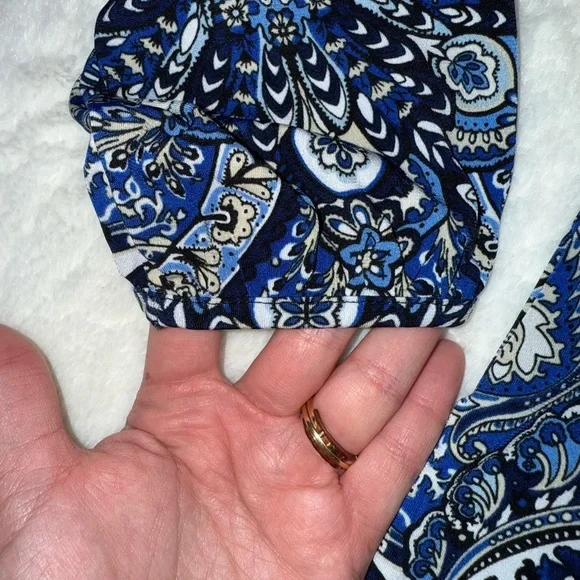 2 x 20$ White House Black Market Blue and Black Ornate Blouse Size M - Picture 3 of 7